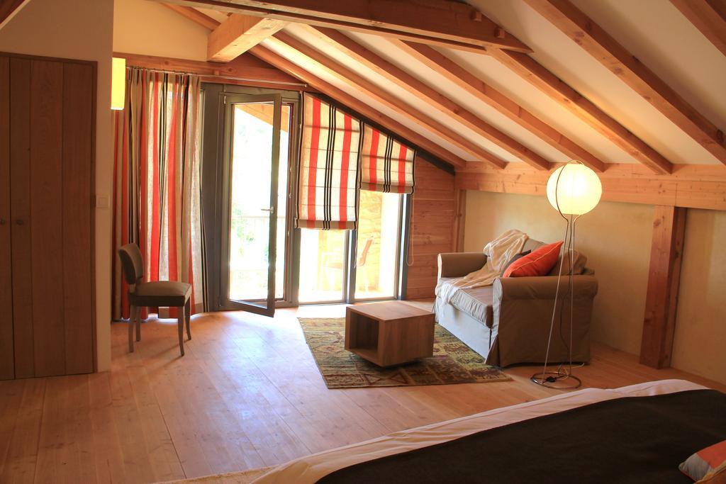 Hollyoaks Estate Hotel Saint-Pons-la-Calm Phòng bức ảnh
