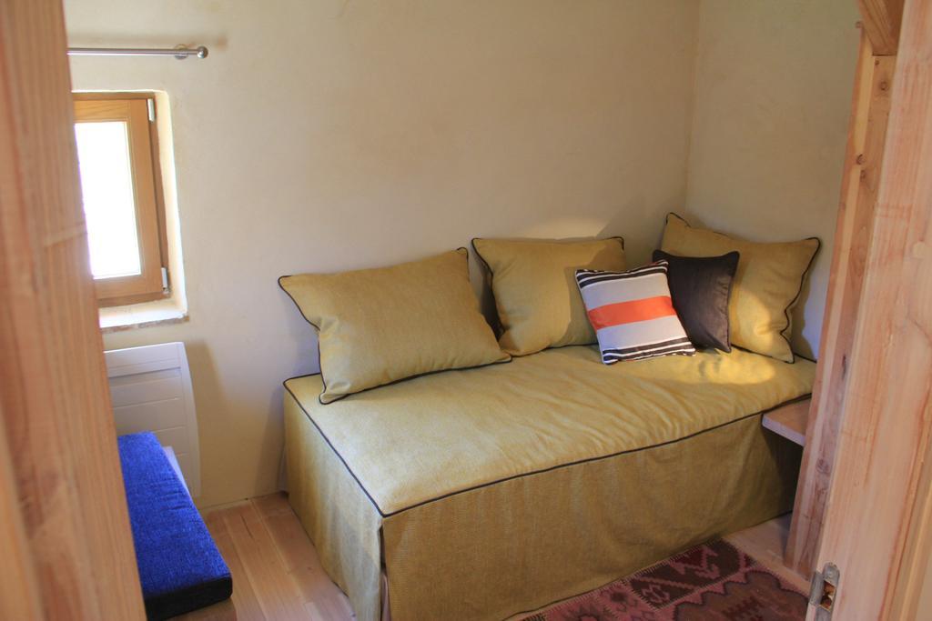 Hollyoaks Estate Hotel Saint-Pons-la-Calm Phòng bức ảnh