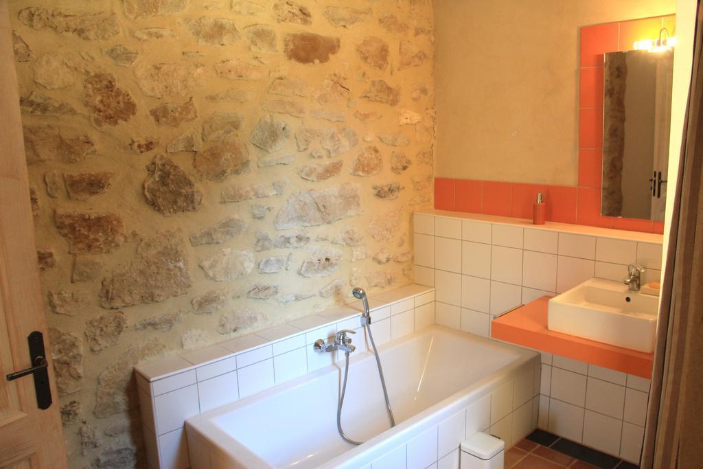 Hollyoaks Estate Hotel Saint-Pons-la-Calm Phòng bức ảnh
