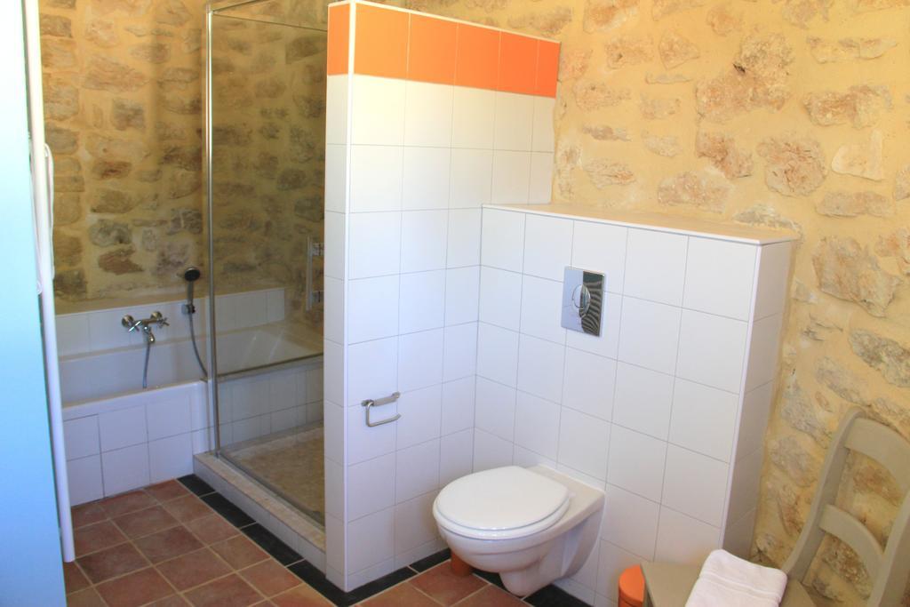 Hollyoaks Estate Hotel Saint-Pons-la-Calm Phòng bức ảnh