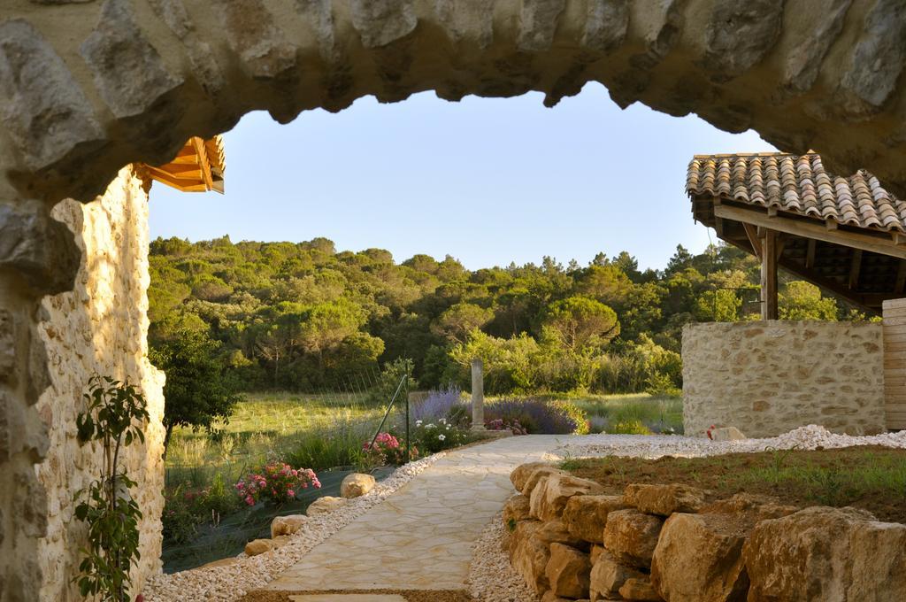 Hollyoaks Estate Hotel Saint-Pons-la-Calm Ngoại thất bức ảnh